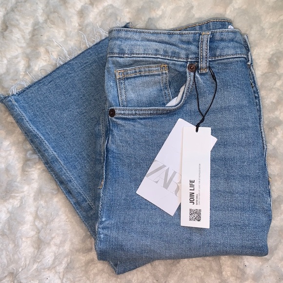 Zara Denim - Zara Blue Jeans High Waist Flare 3/4 Distressed Ends Womens
